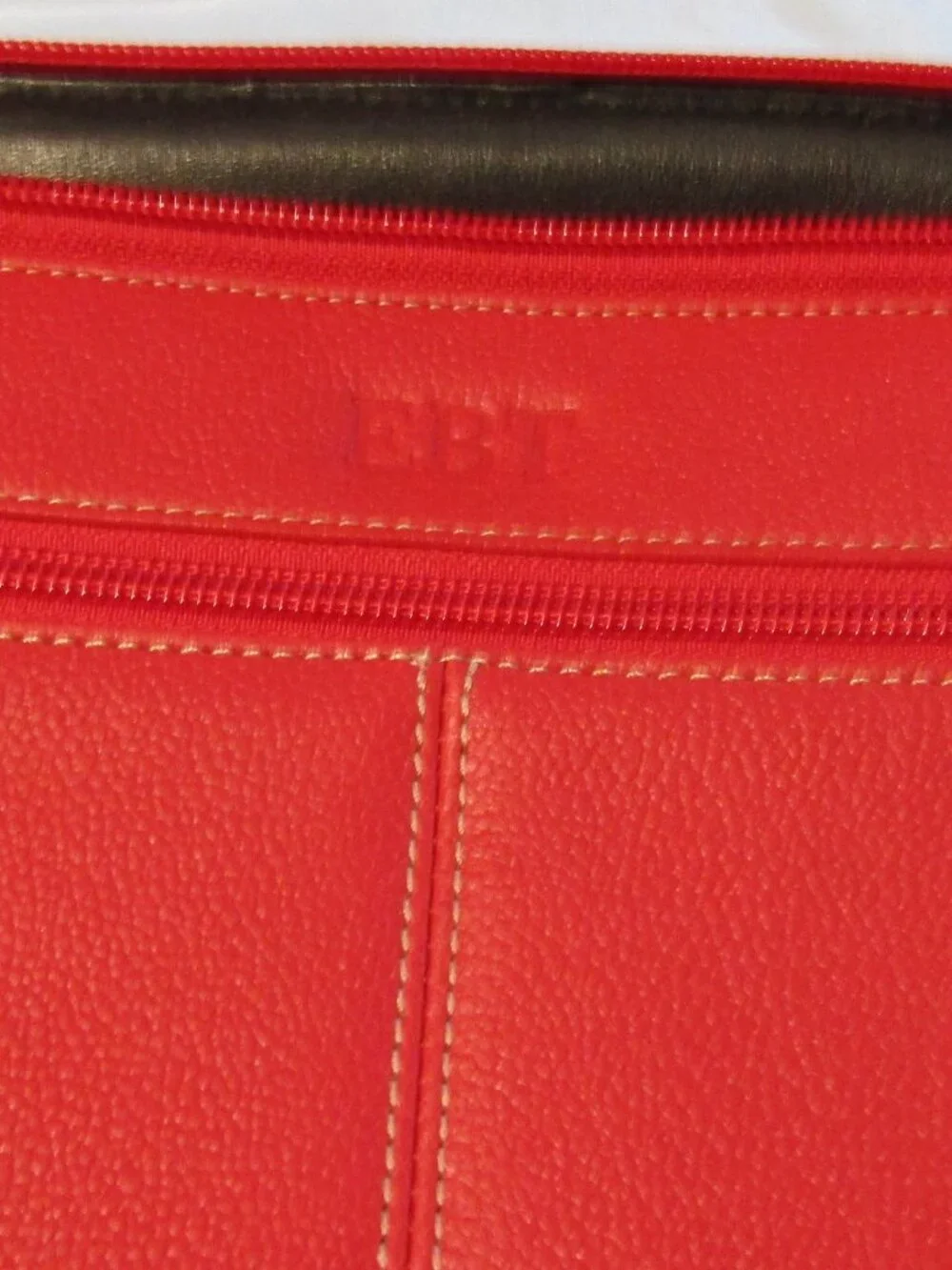 Near Mint Full Grain RED Leather LEVENGER Laptop Portfolio Bag in Dust Sleeve